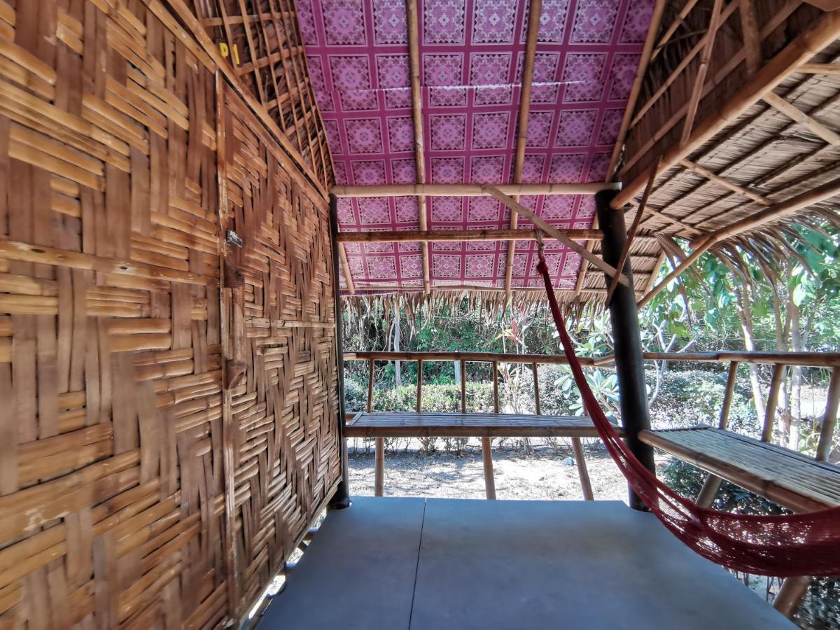 Phuhaya Bamboo Bungalows Ko Lanta Eksteriør billede