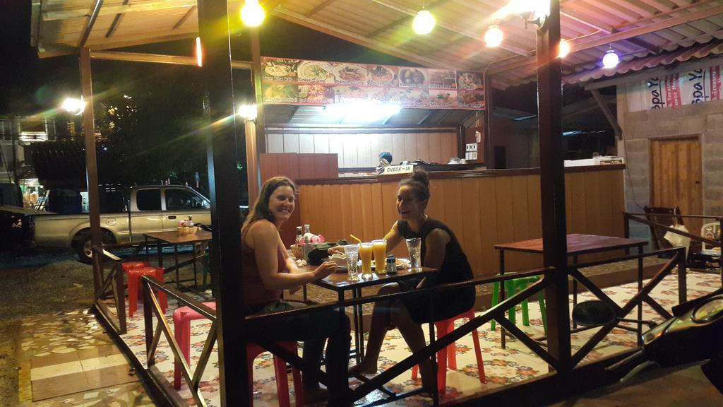 Phuhaya Bamboo Bungalows Ko Lanta Eksteriør billede