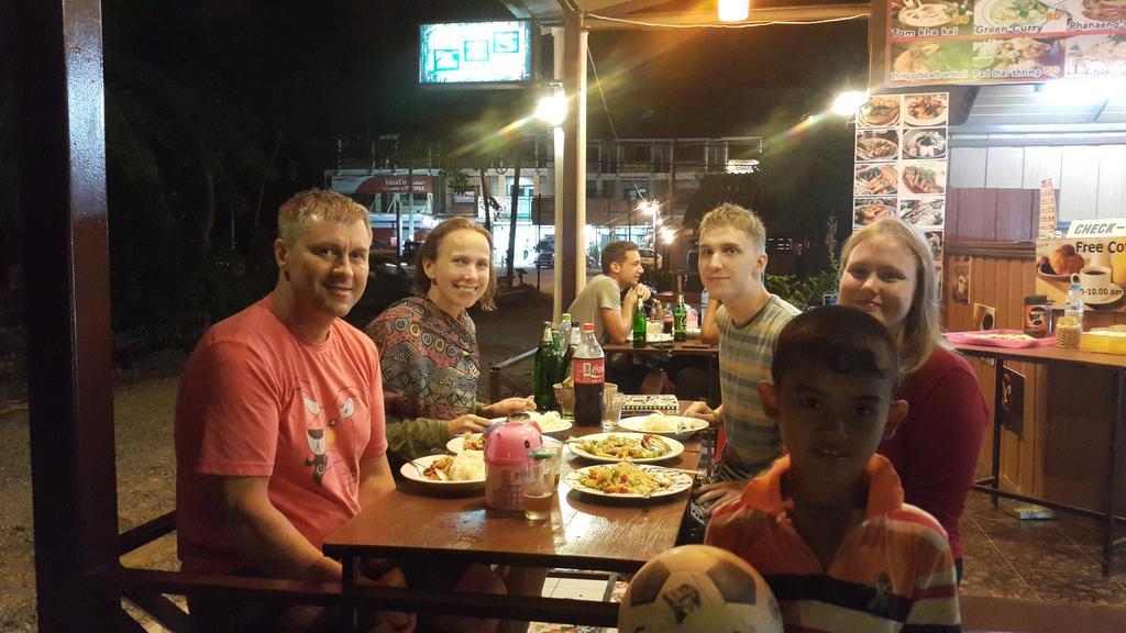 Phuhaya Bamboo Bungalows Ko Lanta Eksteriør billede