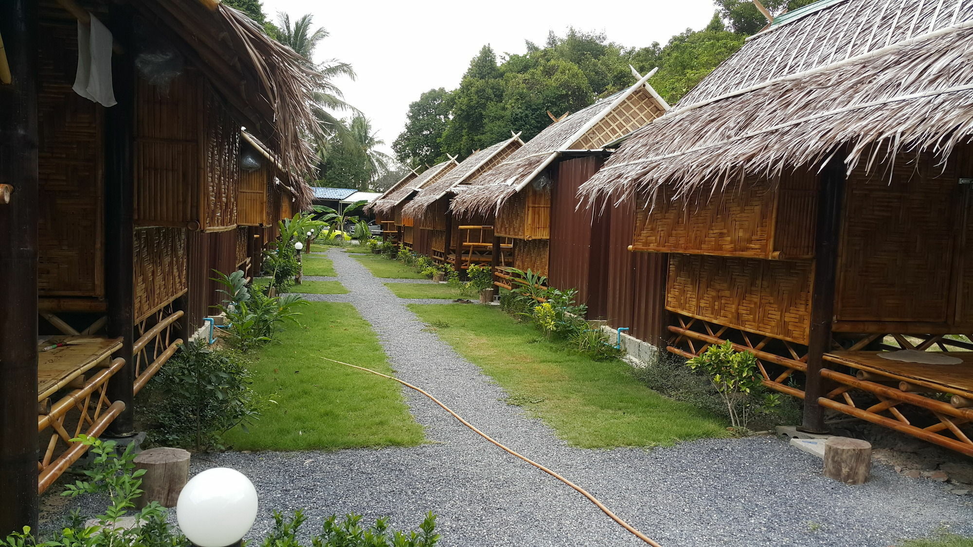 Phuhaya Bamboo Bungalows Ko Lanta Eksteriør billede